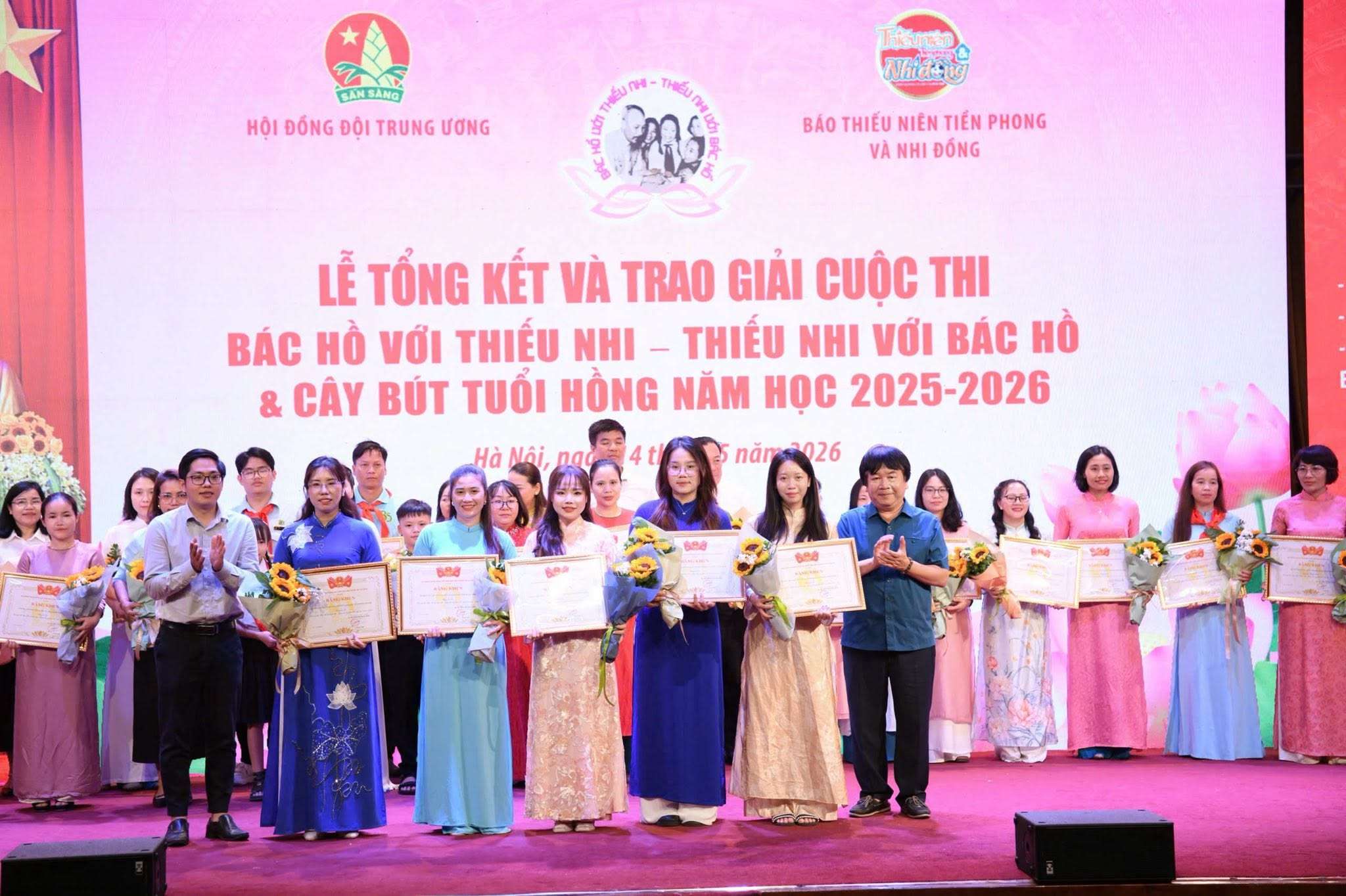 Trường Tiểu học Nguyễn Trãi vinh dự đón nhận 2 bằng khen cuộc thi “Bác Hồ với thiếu nhi – Thiếu nhi với Bác Hồ” năm học 2025–2026,